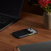 Etui Apple Beats Rugged z MagSafe i panelem sterowania aparatem MGJM4LL/A do iPhone 17 Pro - Himalajska czerń