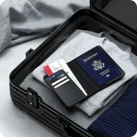 Etui na dokumenty z lokalizatorem Satechi Vegan-Leather FindAll Passport Cover ST-VPCK - kompatybilne z FindAll, Czarne