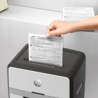Niszczarka HP OneShred 16CC 581833 - 18 kartek, P-4, 30 l, Czarna|Biała