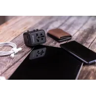 Ładowarka podróżna Verbatim UTA-01 49543 - 100-250V EU, USA, Japonia, Australia, UK, 2x USB-A, Czarna