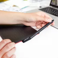 Tablet graficzny Wacom One Small CTL-472N, A6, Czary, Czerwony | Sklep ITnes.pl, IT for BUSINESS